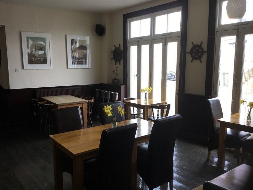 The Dock Inn 펜젠스 외부 사진